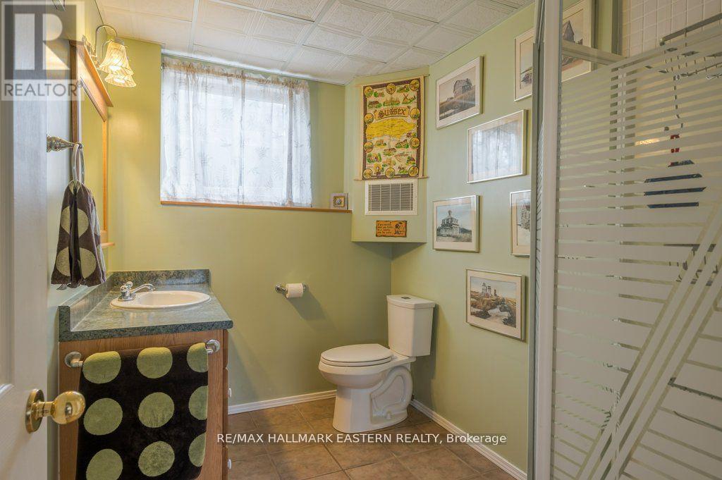 1755a Salem Road, Prince Edward County, Ontario  K0K 1T0 - Photo 19 - X12285311