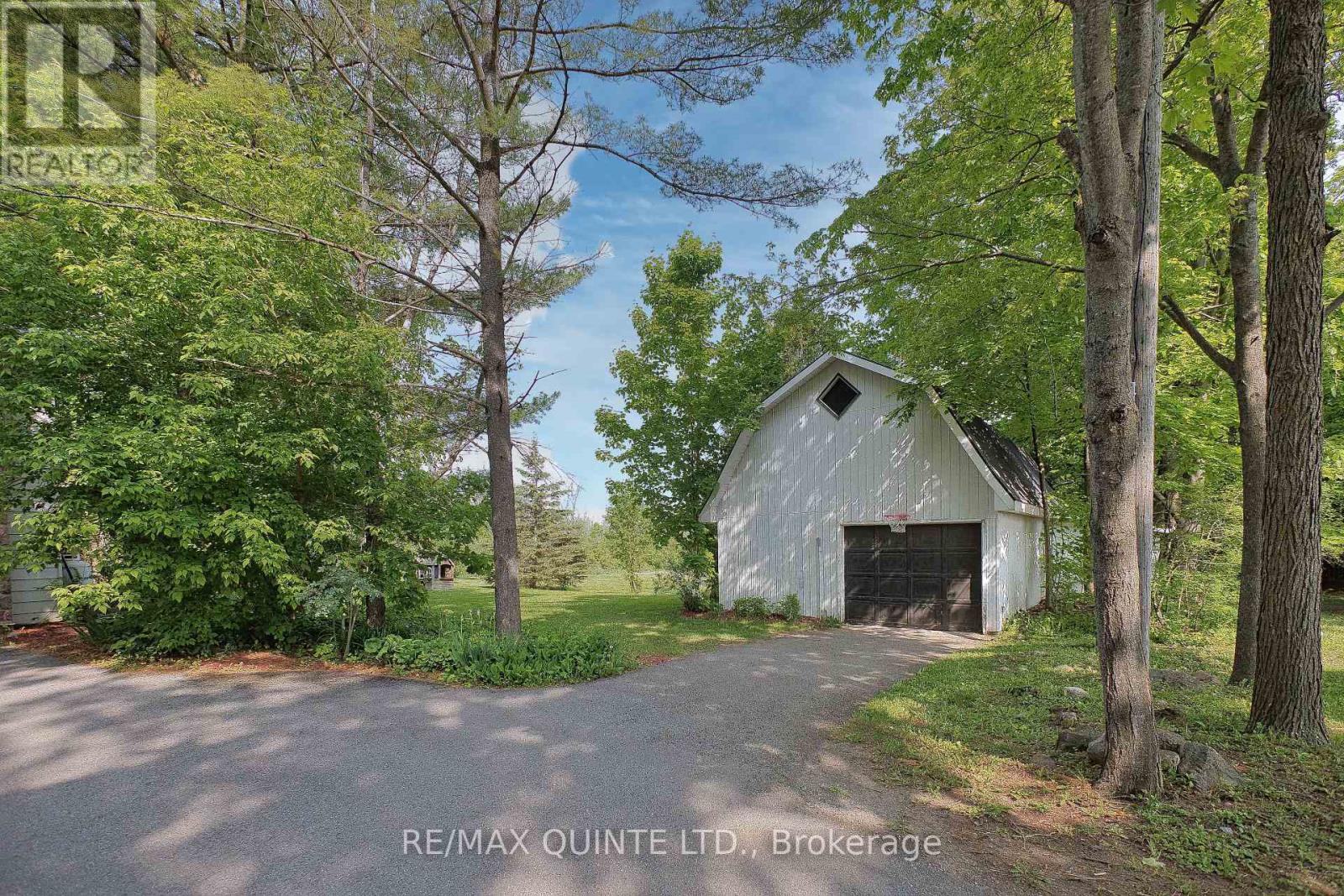 548 Lorna Lane, Greater Napanee, Ontario  K0K 2Z0 - Photo 4 - X12285702