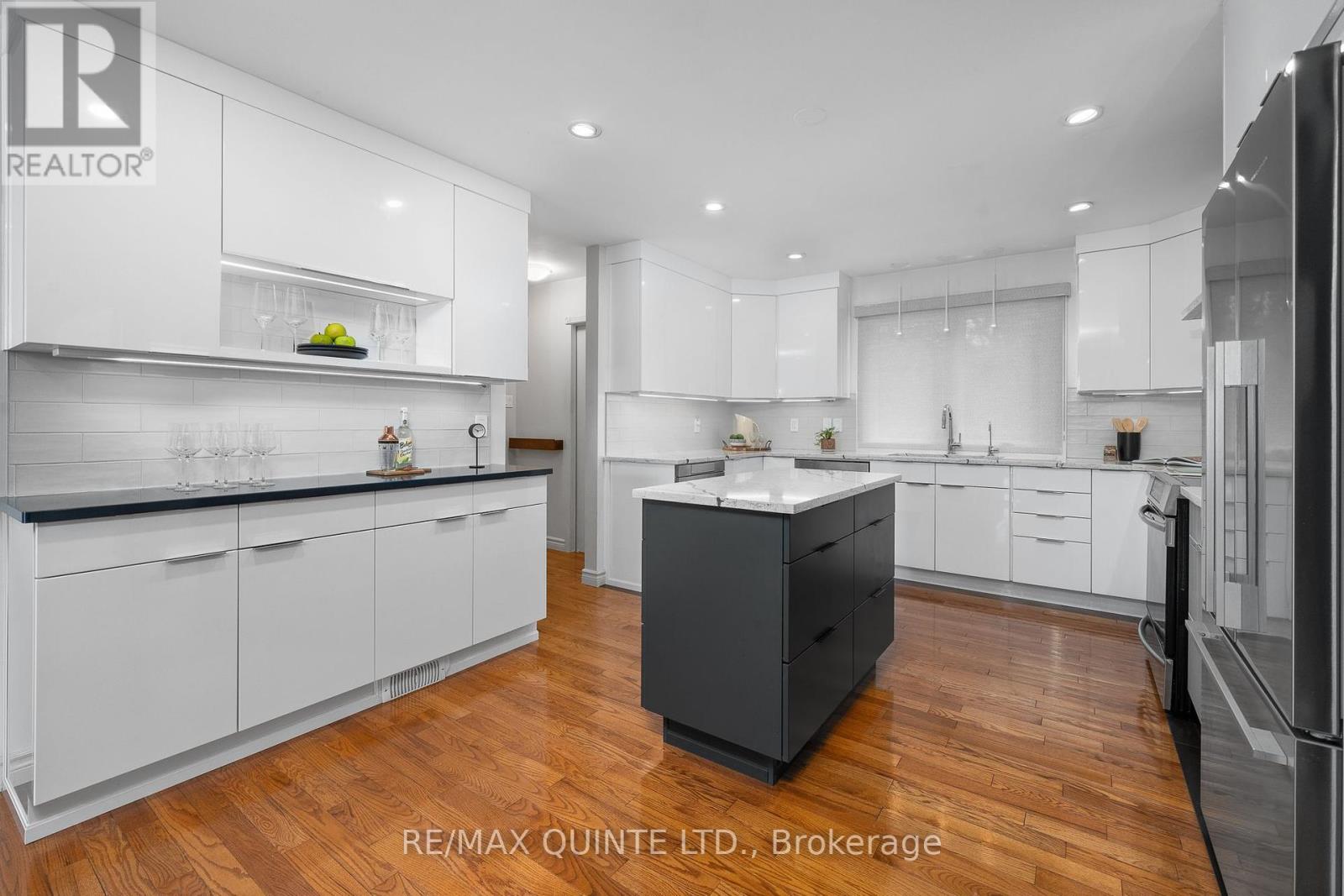 100 Bay Breeze Street, Prince Edward County, Ontario  K8N 0L4 - Photo 12 - X12285965