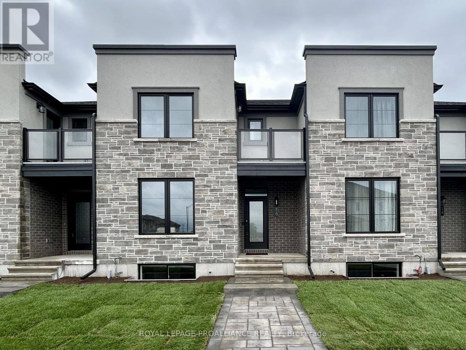 16 RIVERSTONE WAY, Belleville, Ontario