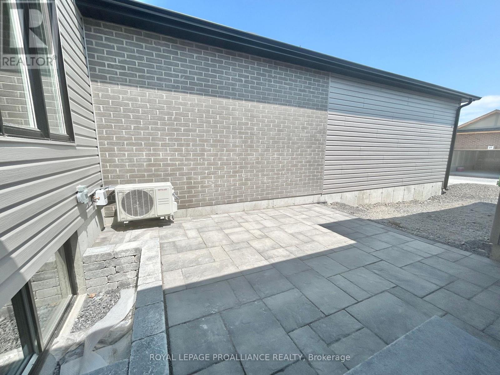 16 Riverstone Way, Belleville, Ontario  K8N 0S6 - Photo 10 - X12286492