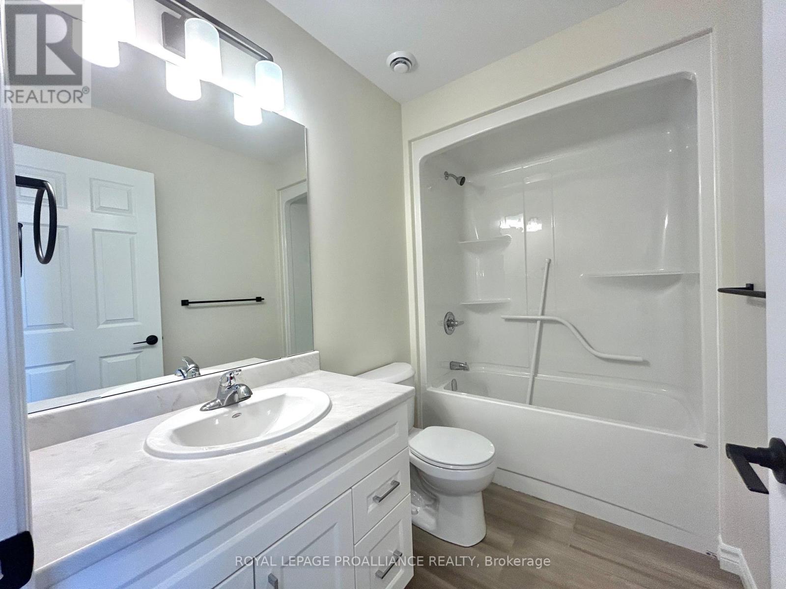 16 Riverstone Way, Belleville, Ontario  K8N 0S6 - Photo 21 - X12286492