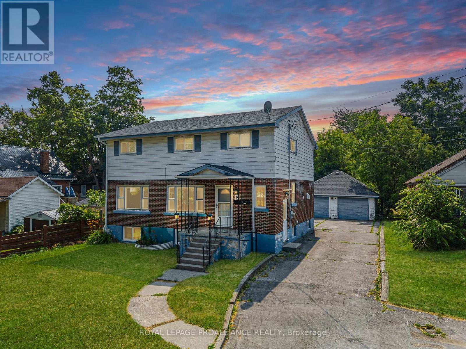 8 REYNOLDS CRESCENT, Belleville, Ontario