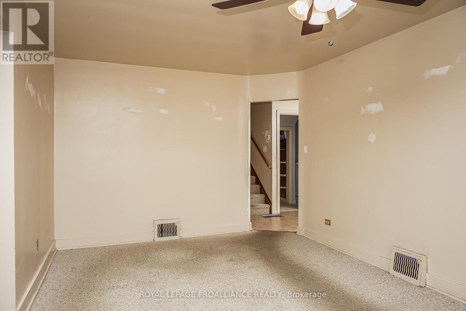 8 Reynolds Crescent, Belleville, Ontario  K8P 2W7 - Photo 15 - X12286536