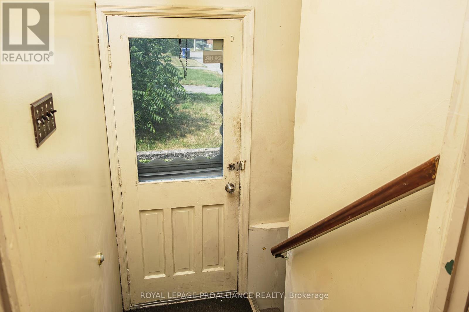 8 Reynolds Crescent, Belleville, Ontario  K8P 2W7 - Photo 35 - X12286536