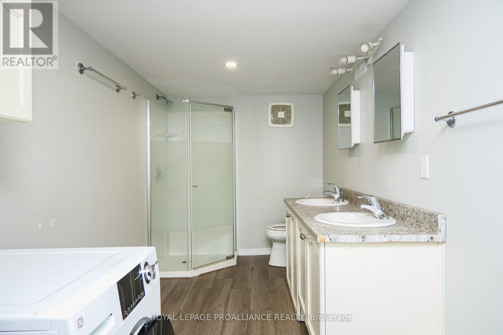 8 Reynolds Crescent, Belleville, Ontario  K8P 2W7 - Photo 43 - X12286536