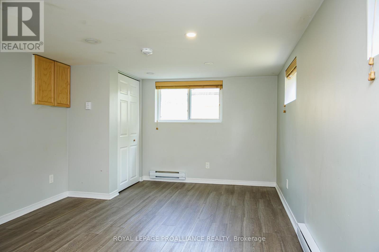 8 Reynolds Crescent, Belleville, Ontario  K8P 2W7 - Photo 44 - X12286536