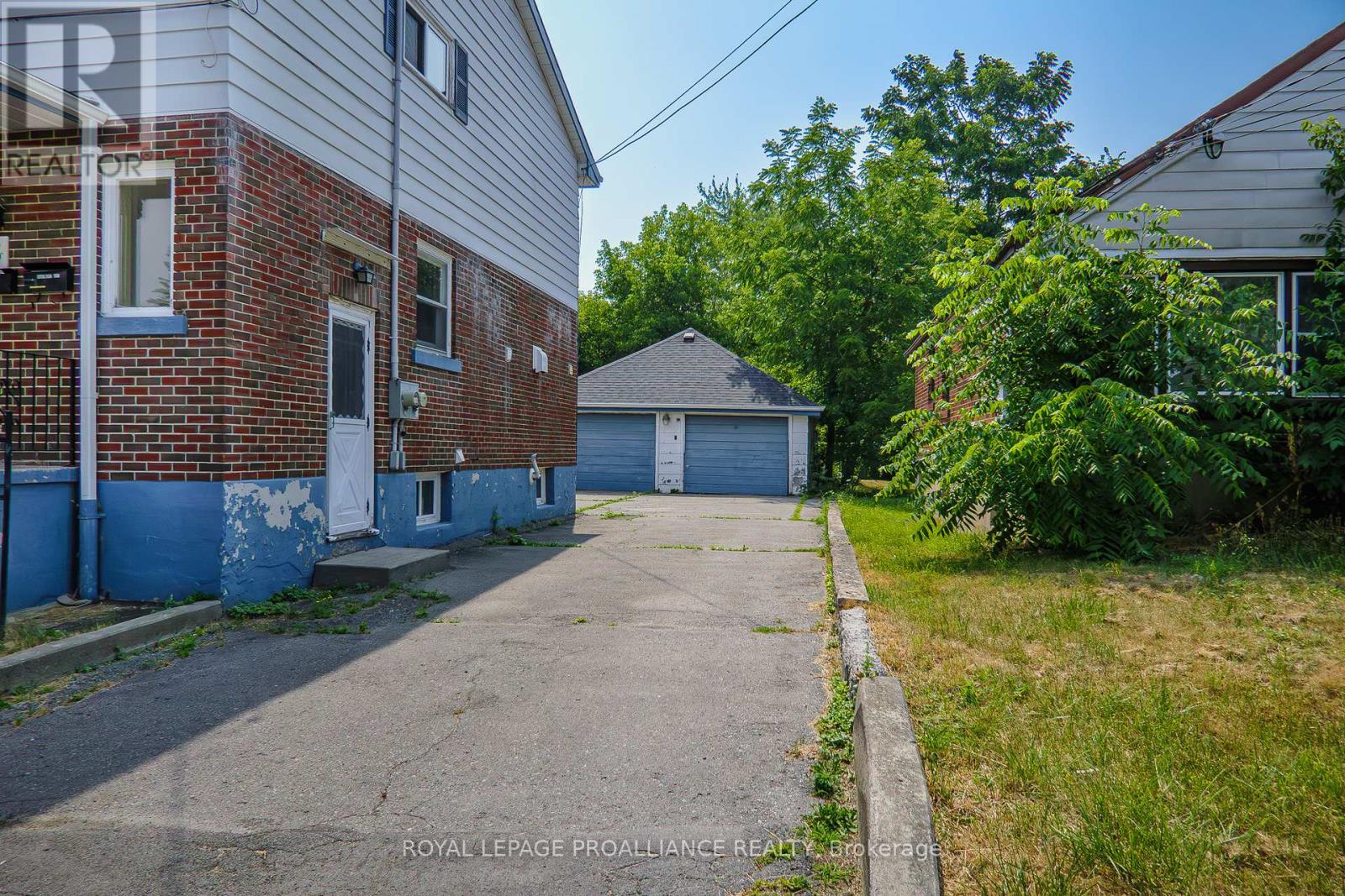8 Reynolds Crescent, Belleville, Ontario  K8P 2W7 - Photo 5 - X12286536