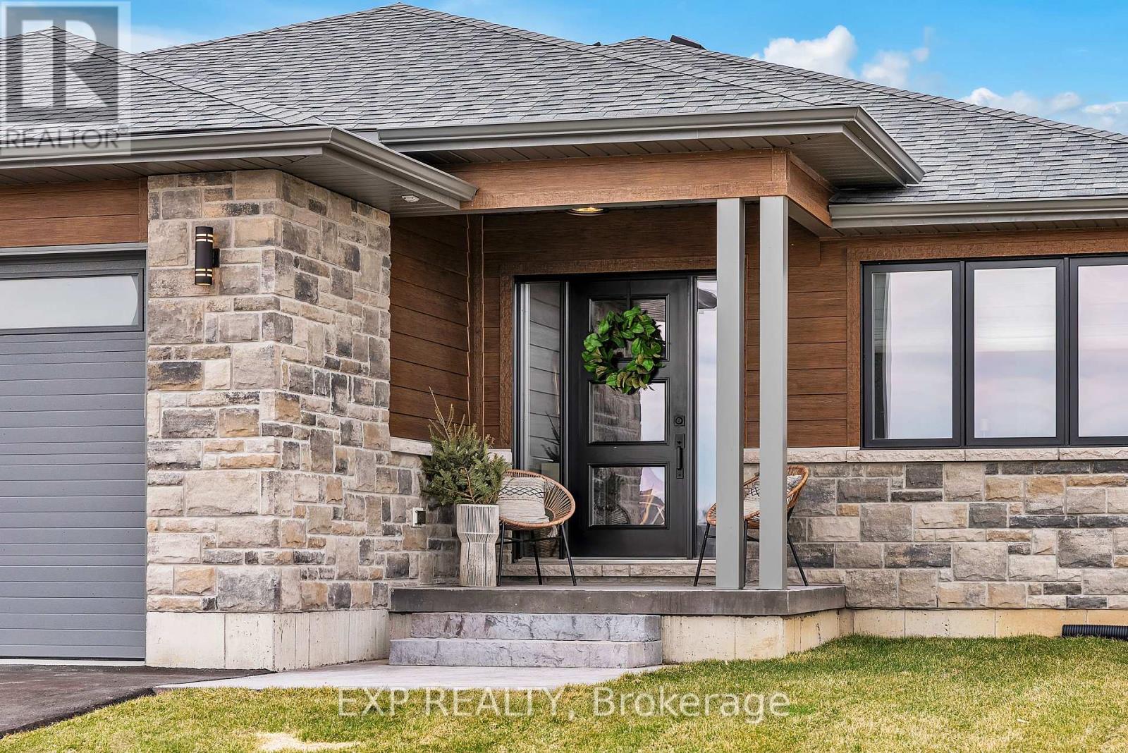 14 Horton Court, Belleville, Ontario  K8P 0H3 - Photo 4 - X12291111