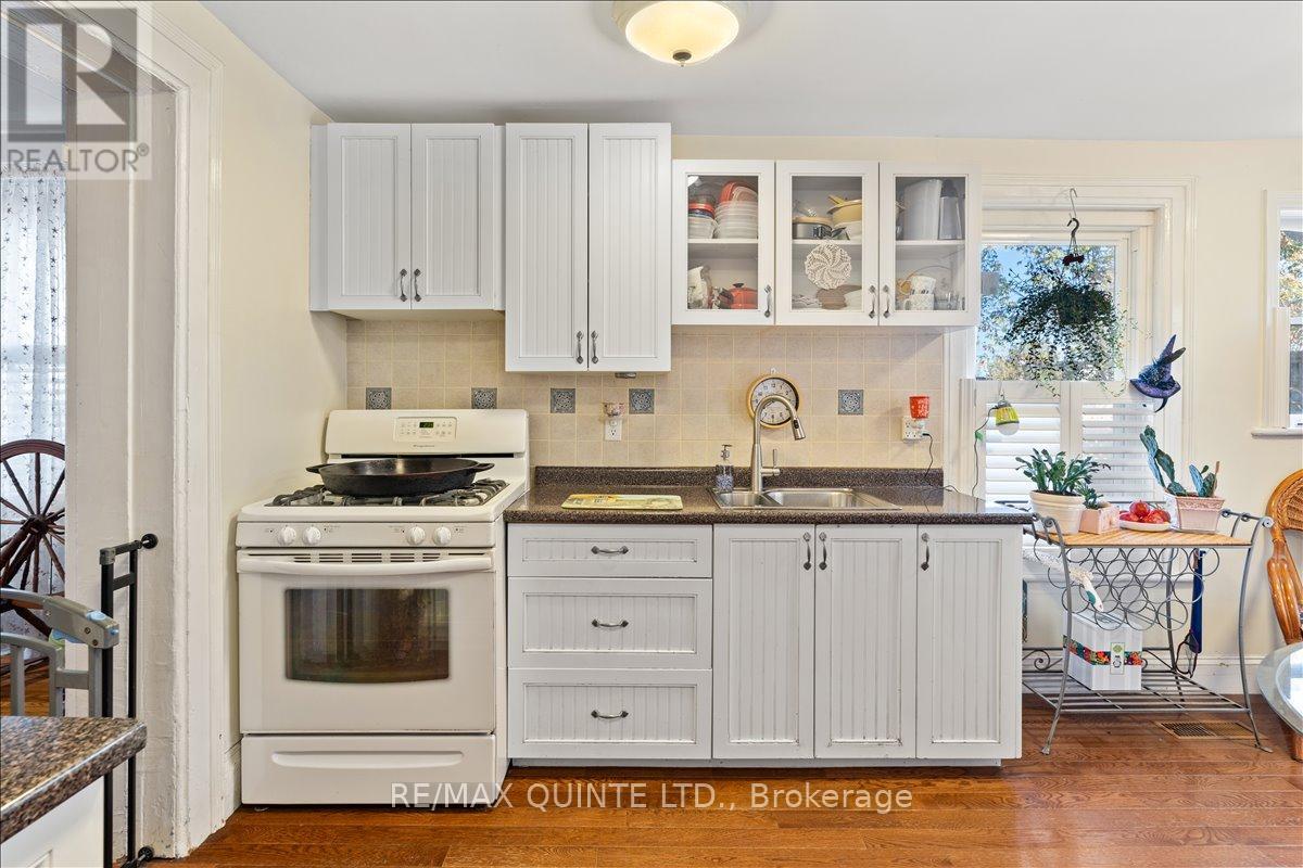 370 Main Street, Prince Edward County, Ontario  K0K 2T0 - Photo 15 - X12291212