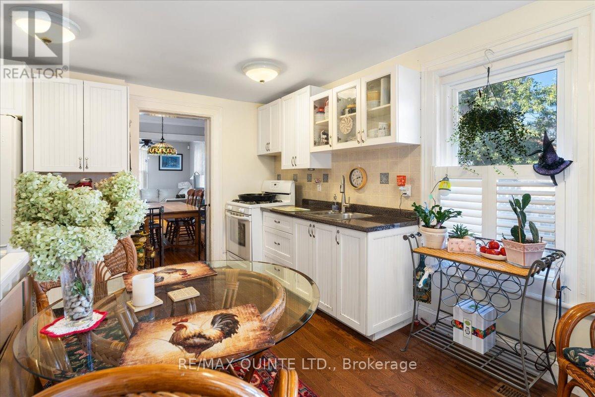 370 Main Street, Prince Edward County, Ontario  K0K 2T0 - Photo 17 - X12291212
