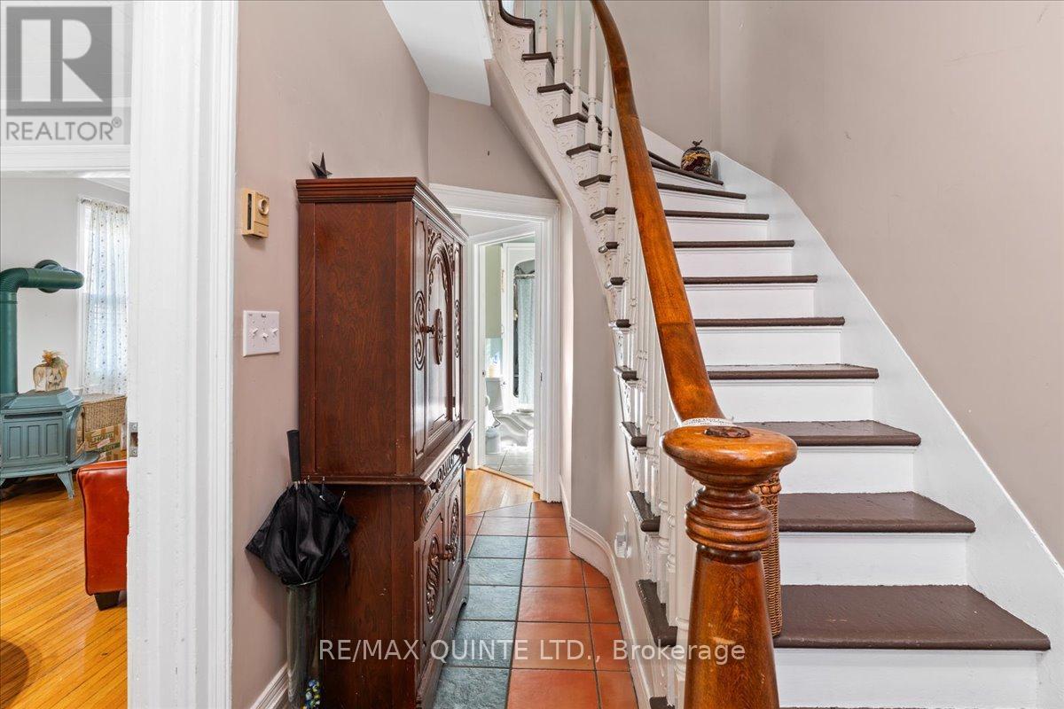 370 Main Street, Prince Edward County, Ontario  K0K 2T0 - Photo 4 - X12291212
