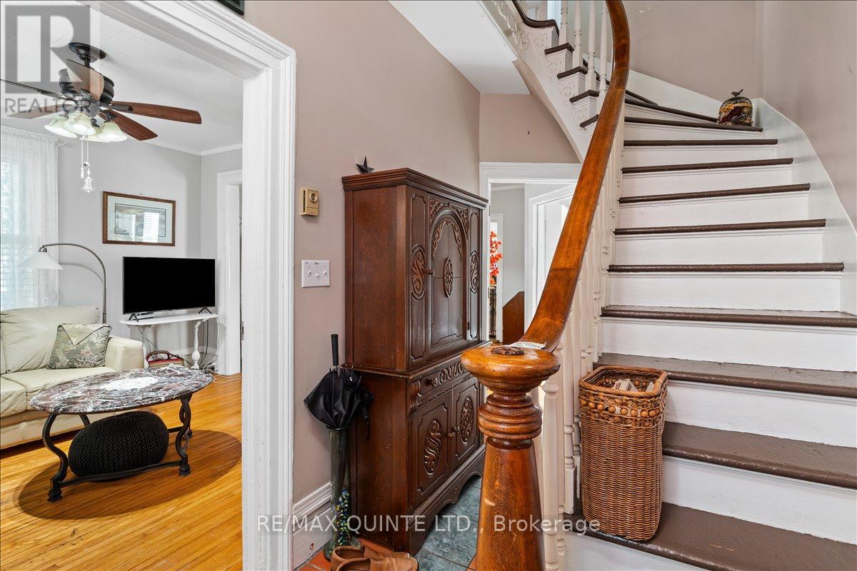 370 Main Street, Prince Edward County, Ontario  K0K 2T0 - Photo 5 - X12291212