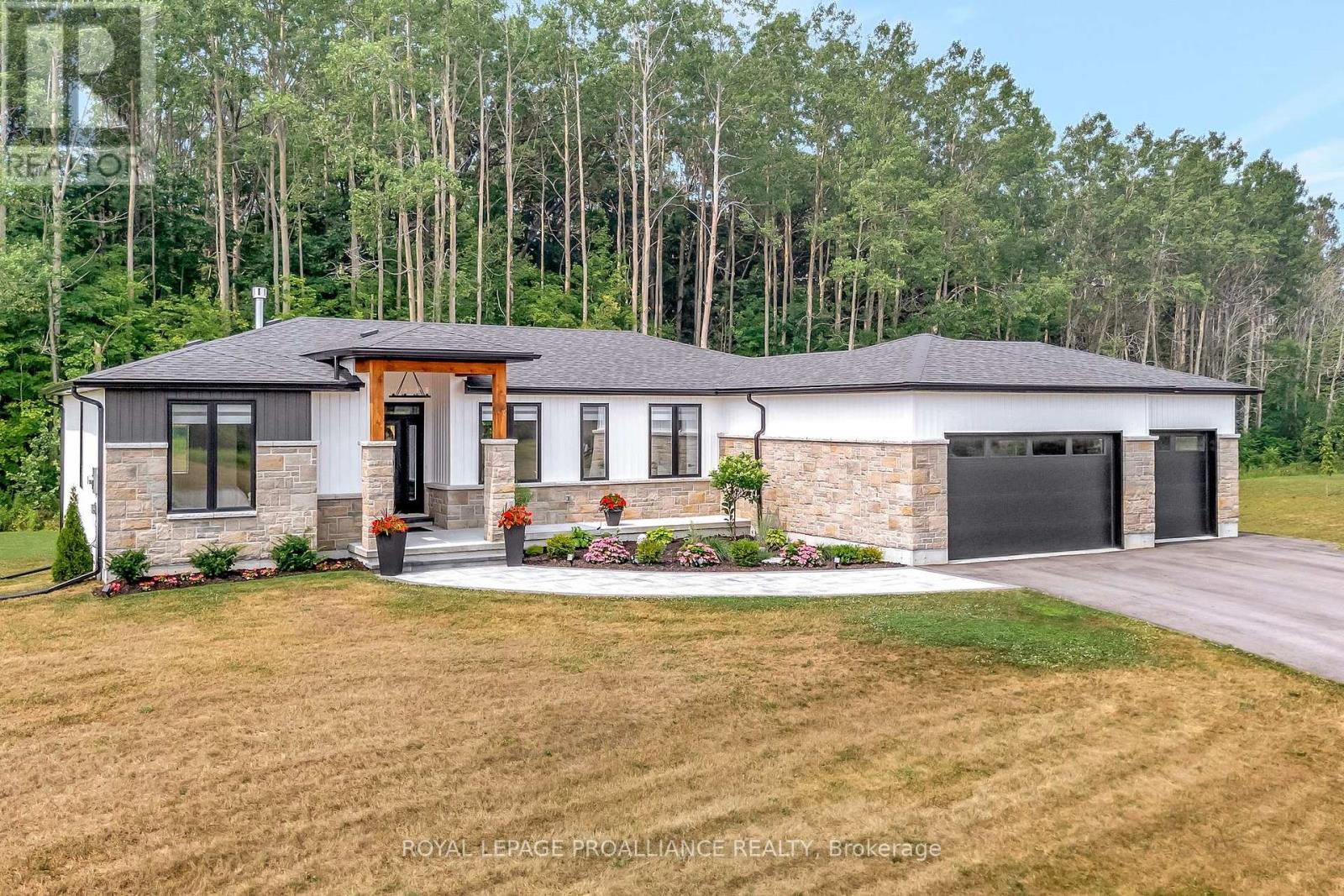 329 Michael's Way, Prince Edward County, Ontario  K0K 1L0 - Photo 2 - X12291441