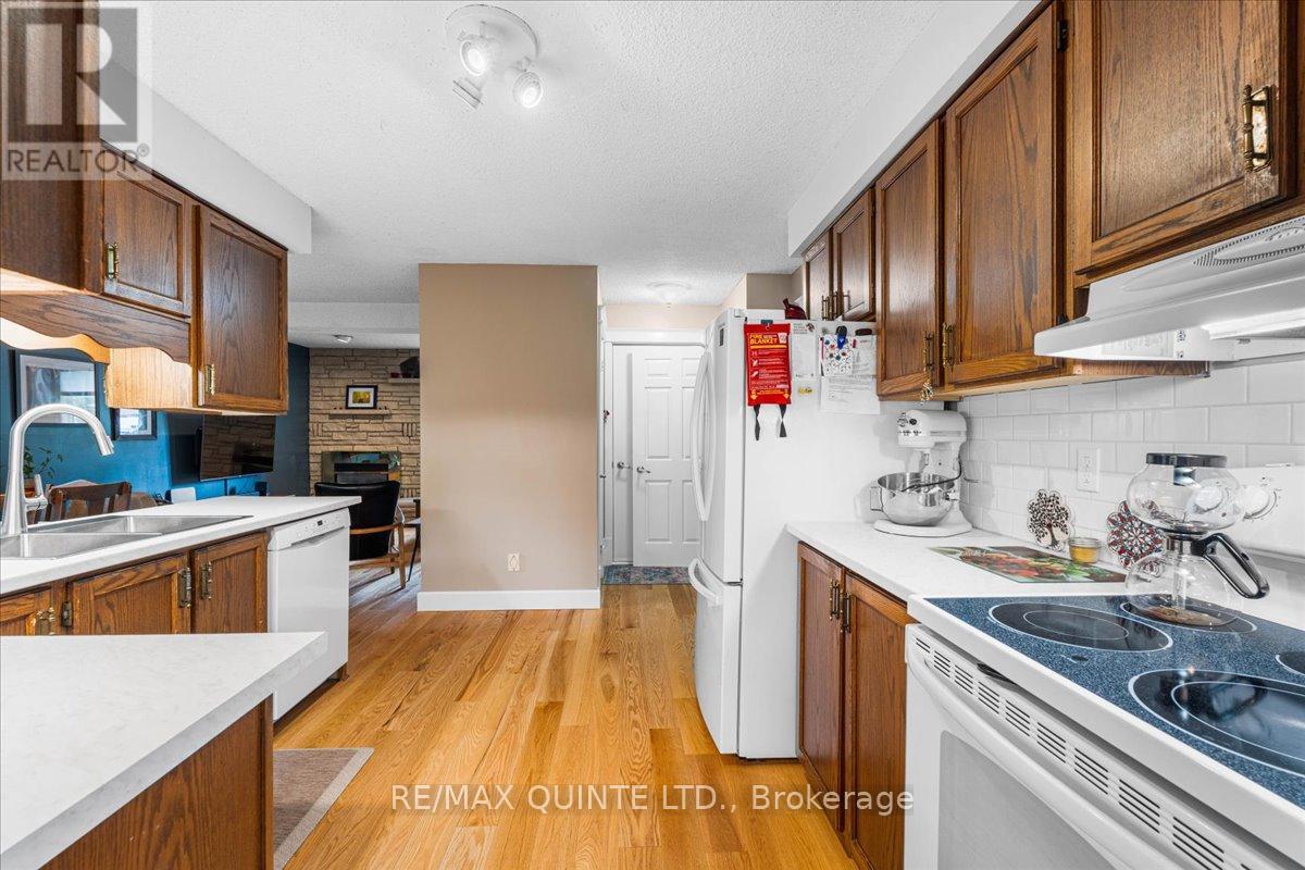 57 Kensington Crescent, Belleville, Ontario  K8P 4T4 - Photo 13 - X12294507