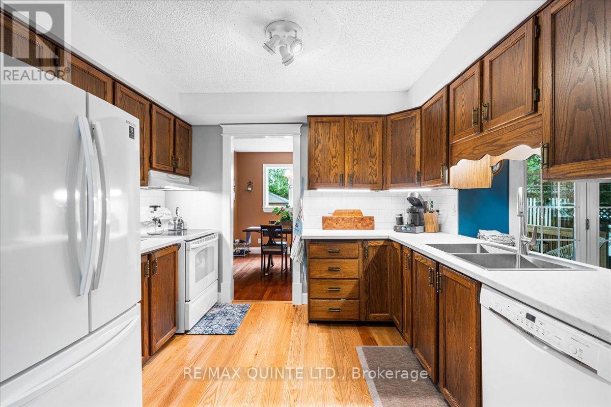 57 Kensington Crescent, Belleville, Ontario  K8P 4T4 - Photo 15 - X12294507