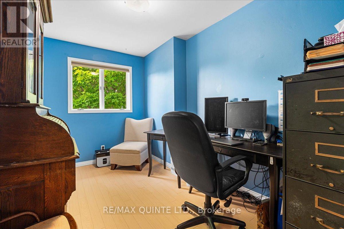 57 Kensington Crescent, Belleville, Ontario  K8P 4T4 - Photo 19 - X12294507