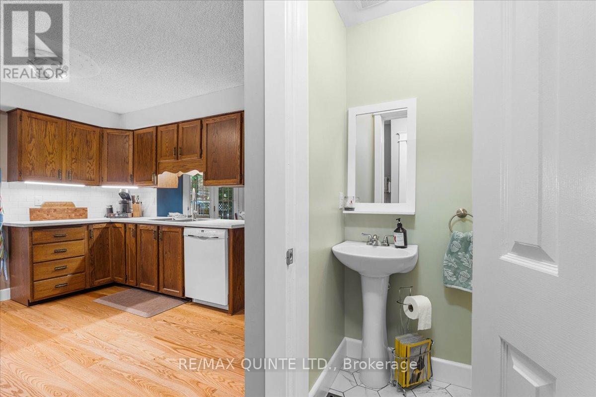 57 Kensington Crescent, Belleville, Ontario  K8P 4T4 - Photo 32 - X12294507