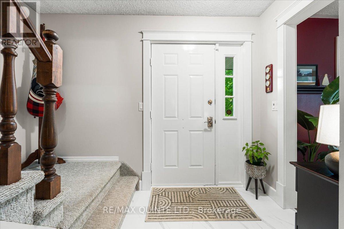 57 Kensington Crescent, Belleville, Ontario  K8P 4T4 - Photo 6 - X12294507