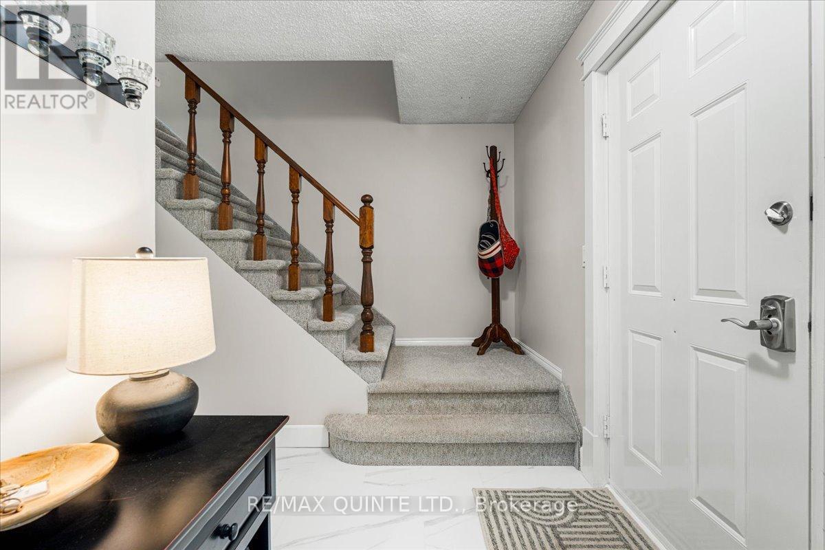 57 Kensington Crescent, Belleville, Ontario  K8P 4T4 - Photo 8 - X12294507