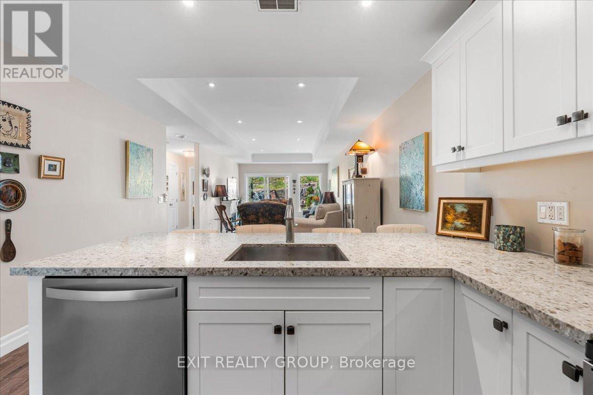 20 Gladstone Street W, Madoc, Ontario  K0K 2K0 - Photo 11 - X12297667
