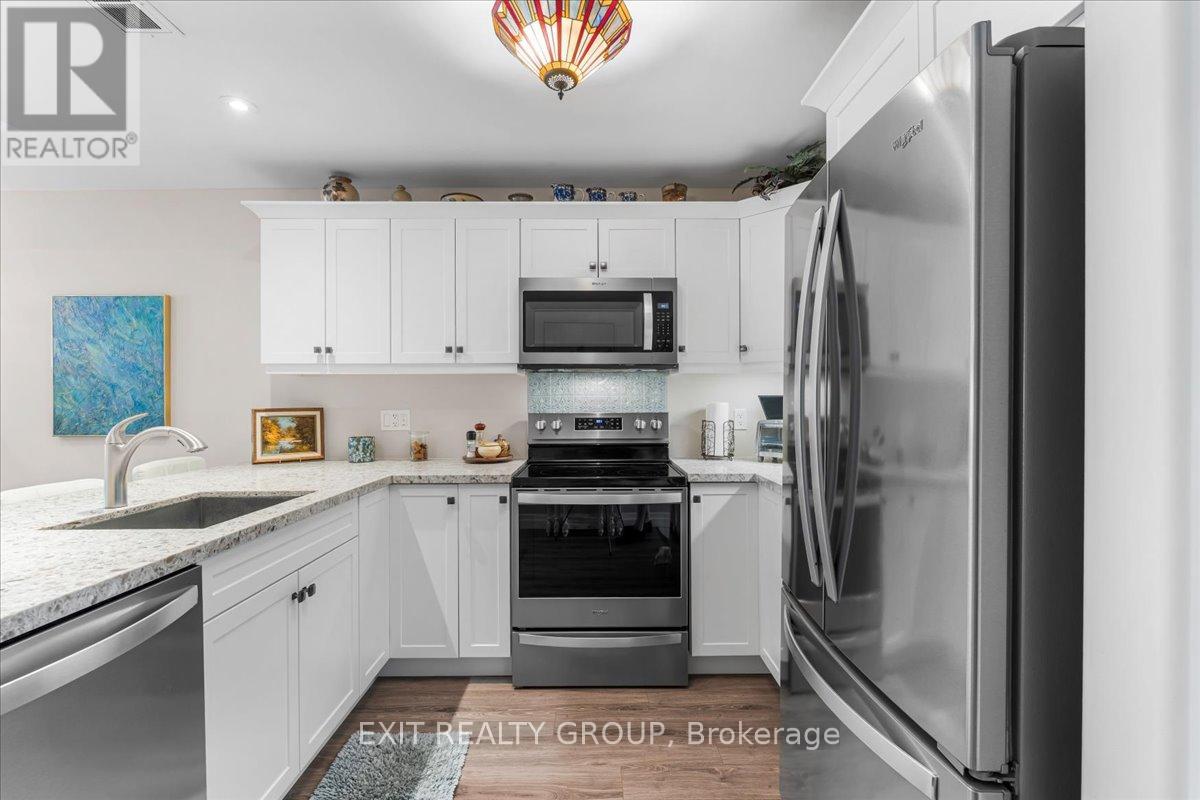 20 Gladstone Street W, Madoc, Ontario  K0K 2K0 - Photo 8 - X12297667