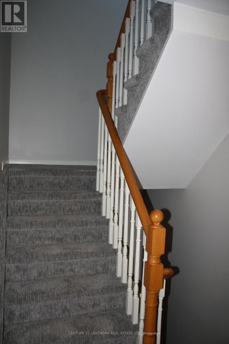 19 Pinegrove Court, Belleville, Ontario  K8N 5X9 - Photo 15 - X12299180