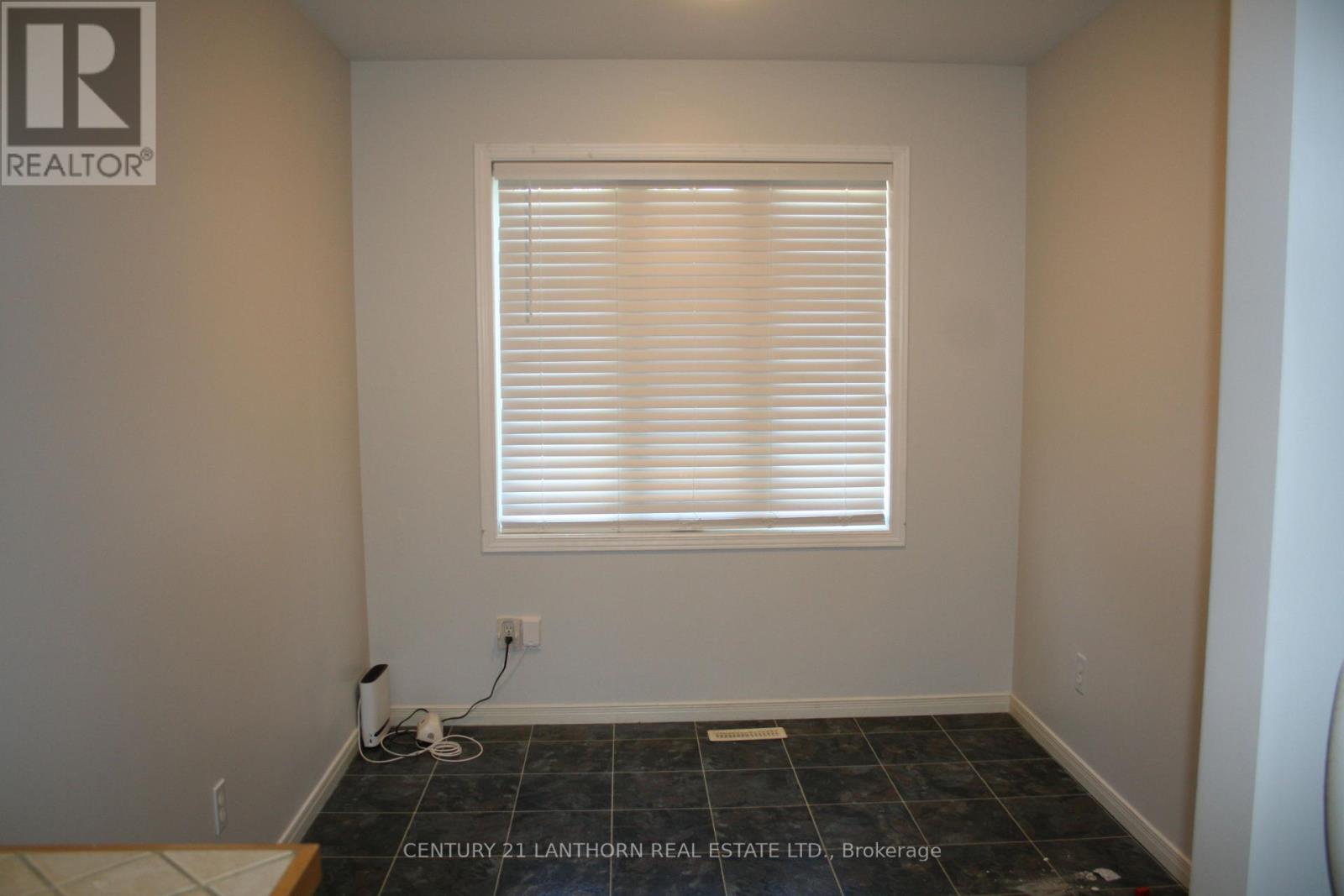 19 Pinegrove Court, Belleville, Ontario  K8N 5X9 - Photo 3 - X12299180
