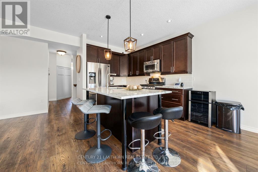 23 Glenwood Street, Quinte West, Ontario  K0K 2C0 - Photo 5 - X12299218