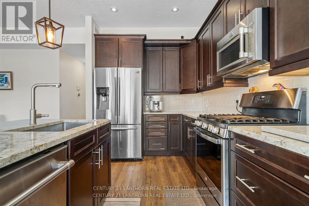 23 Glenwood Street, Quinte West, Ontario  K0K 2C0 - Photo 8 - X12299218