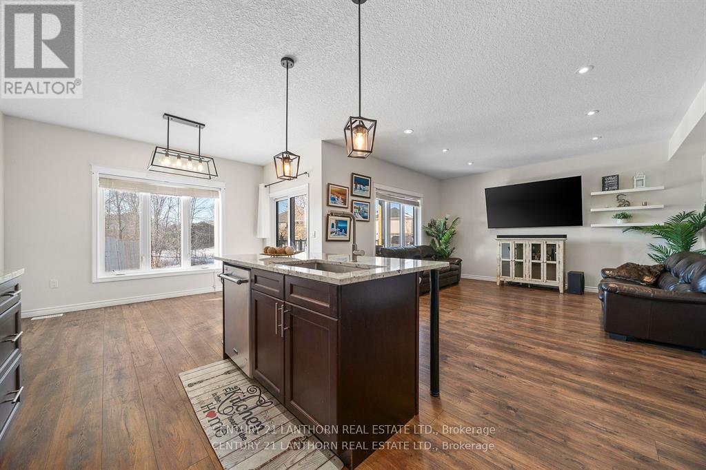 23 Glenwood Street, Quinte West, Ontario  K0K 2C0 - Photo 9 - X12299218