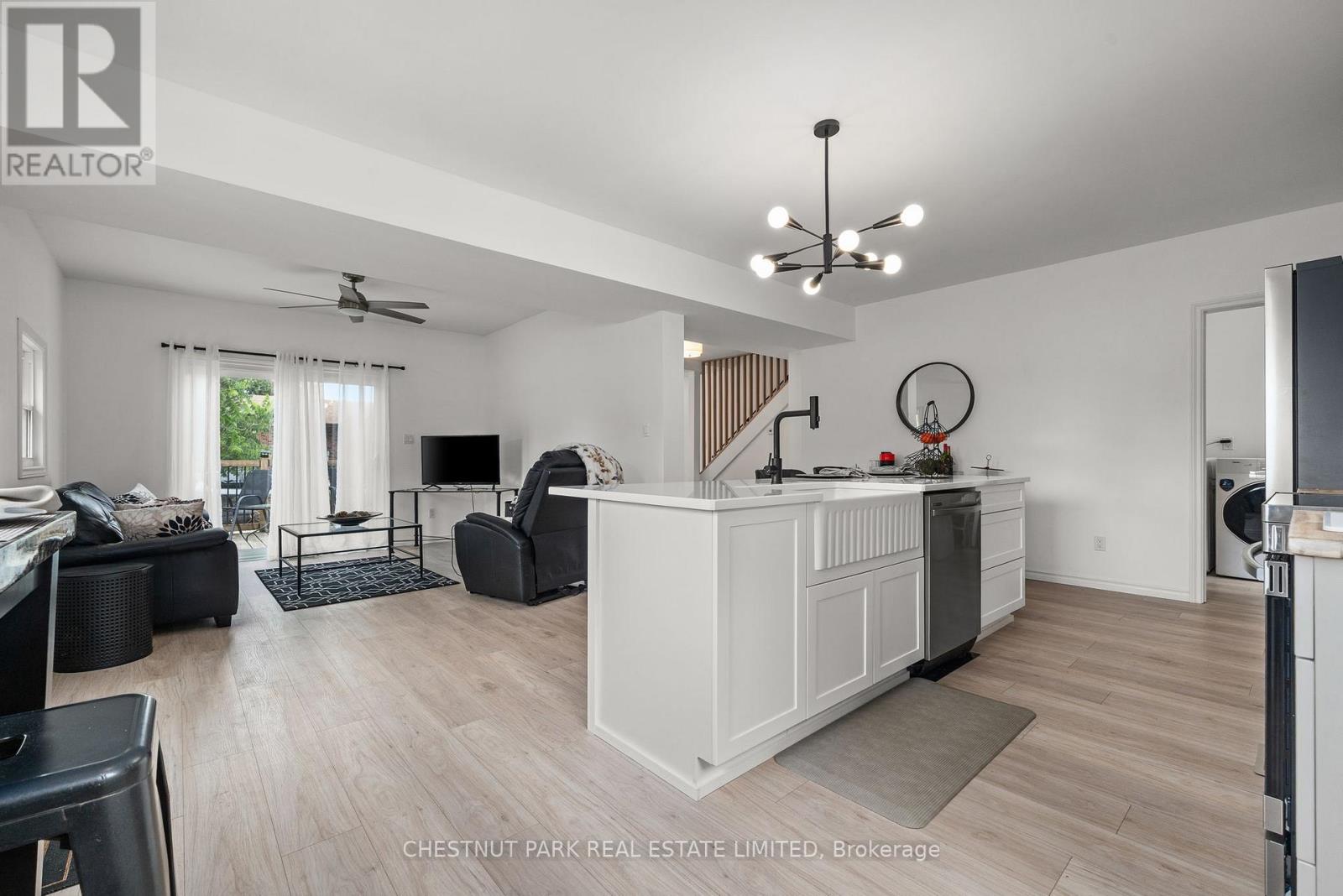 33 Broad Street, Prince Edward County, Ontario  K0K 2T0 - Photo 14 - X12299336