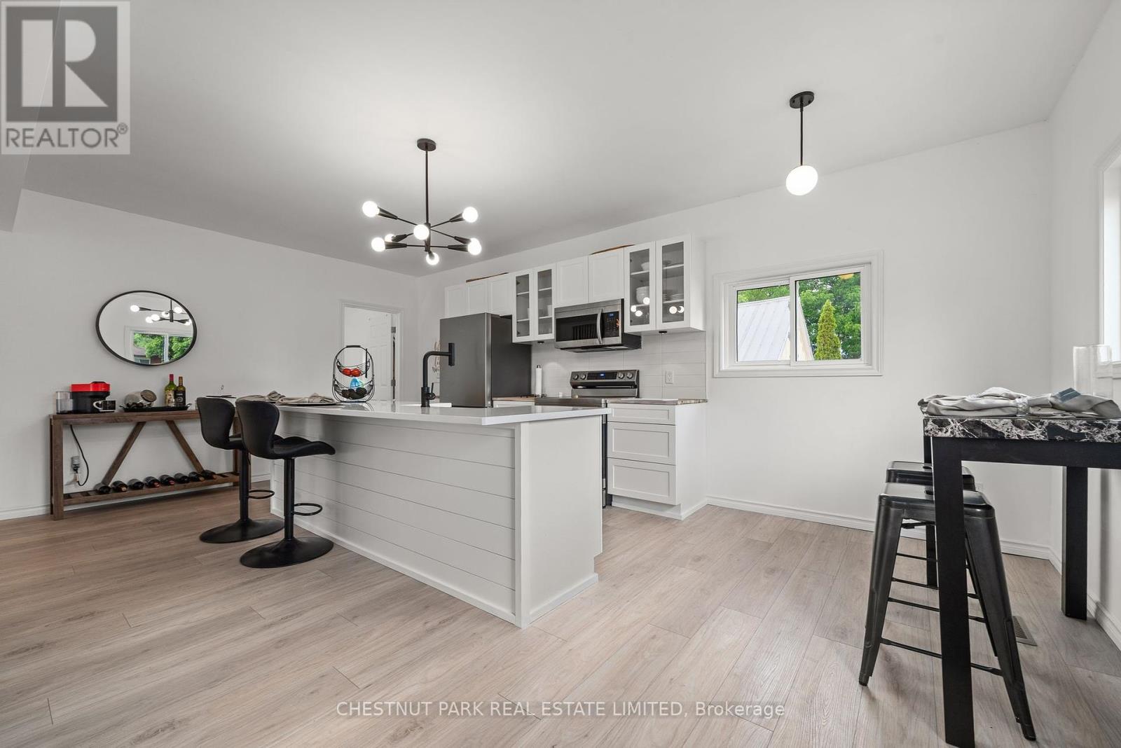 33 Broad Street, Prince Edward County, Ontario  K0K 2T0 - Photo 17 - X12299336