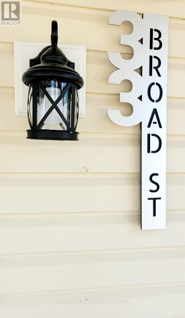 33 Broad Street, Prince Edward County, Ontario  K0K 2T0 - Photo 4 - X12299336