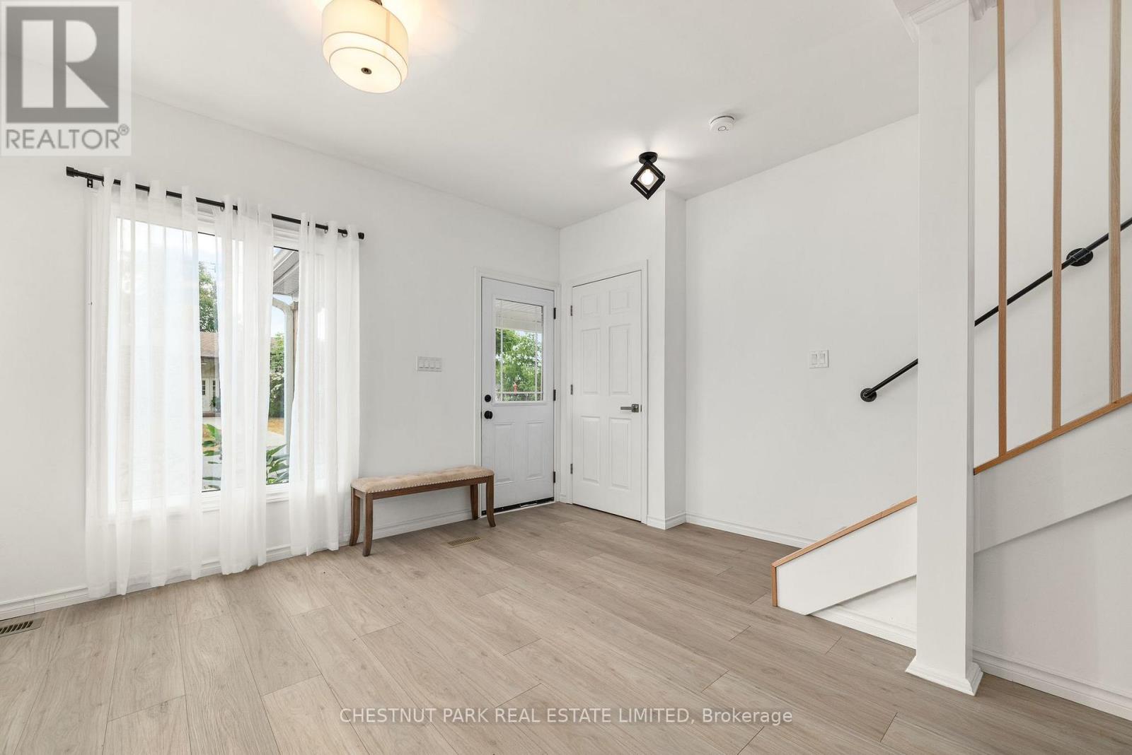 33 Broad Street, Prince Edward County, Ontario  K0K 2T0 - Photo 6 - X12299336