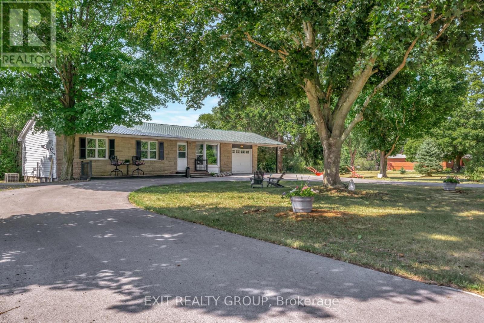 1476 COUNTY RD 12, Prince Edward County, Ontario