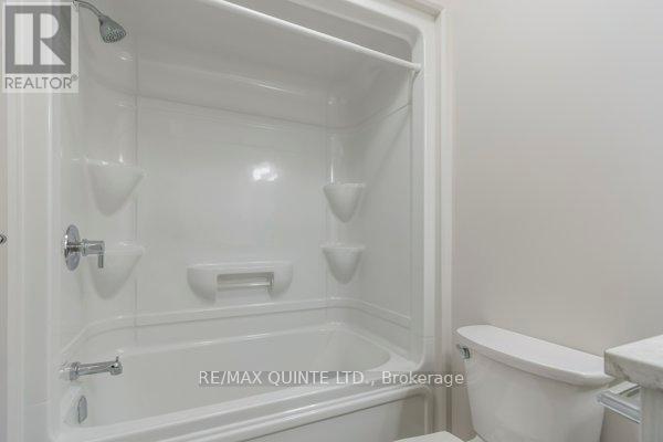 57 Sandhu Crescent, Belleville, Ontario  K8P 0G7 - Photo 19 - X12300926