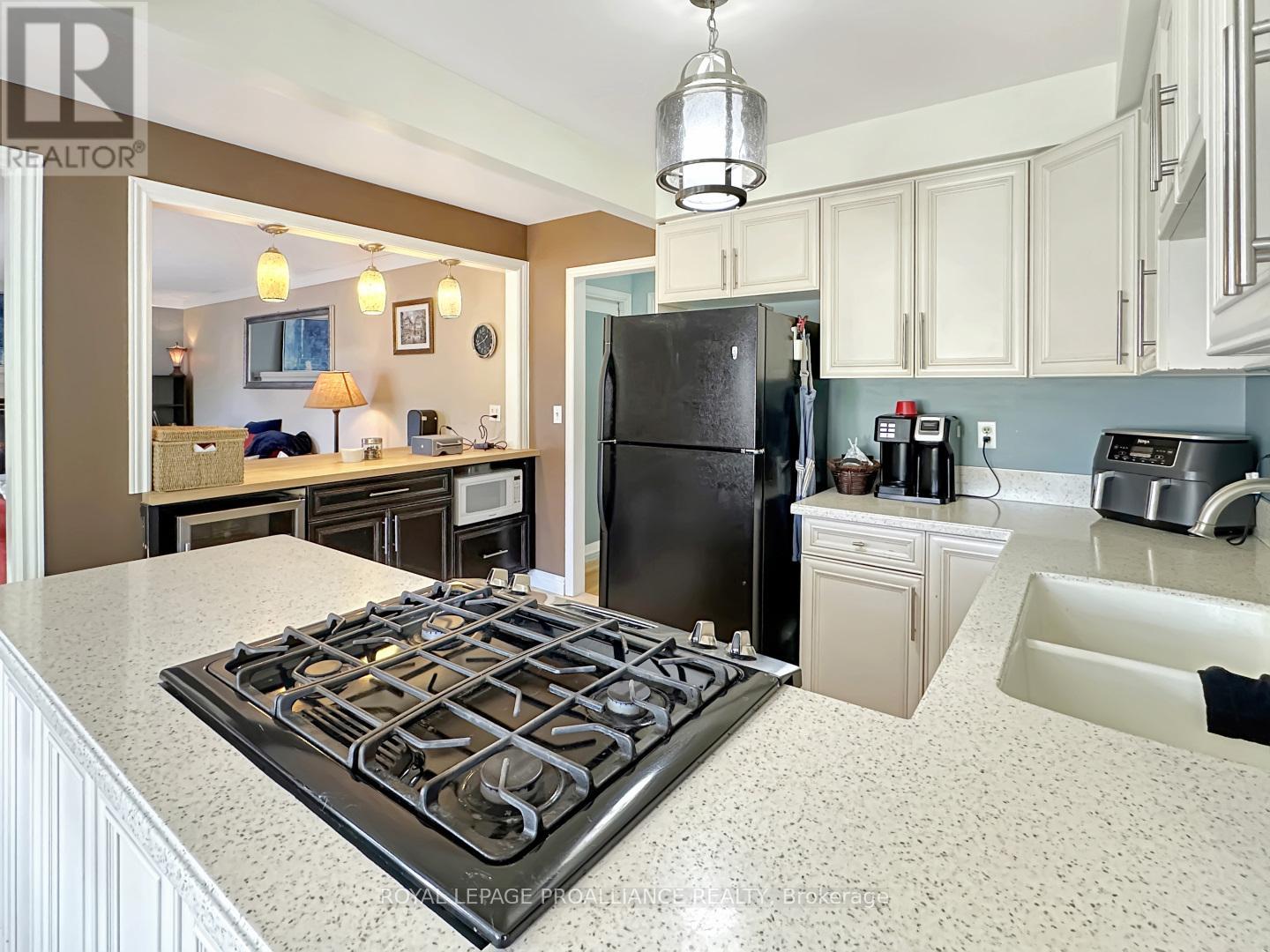 43 Dungannon Drive, Belleville, Ontario  K8P 5E7 - Photo 16 - X12301685