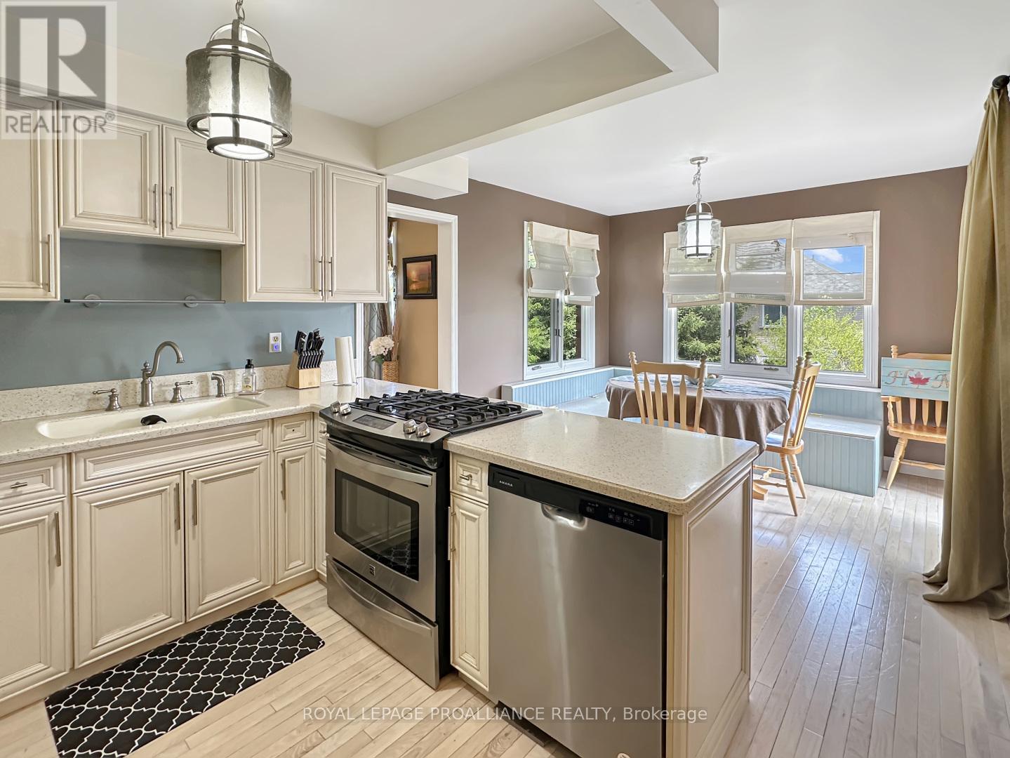 43 Dungannon Drive, Belleville, Ontario  K8P 5E7 - Photo 17 - X12301685