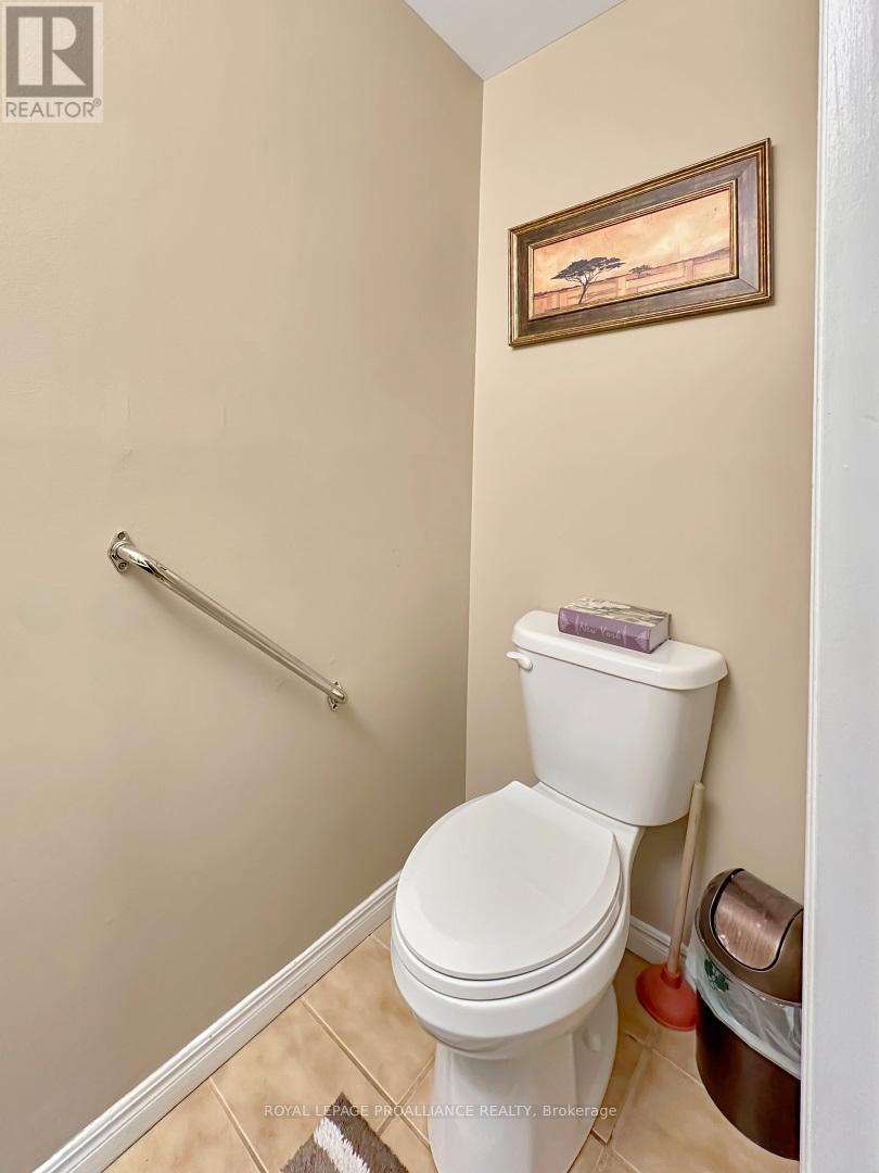 43 Dungannon Drive, Belleville, Ontario  K8P 5E7 - Photo 23 - X12301685