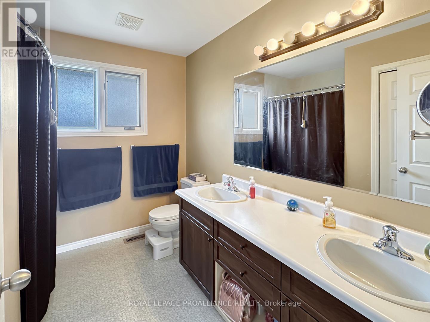 43 Dungannon Drive, Belleville, Ontario  K8P 5E7 - Photo 29 - X12301685