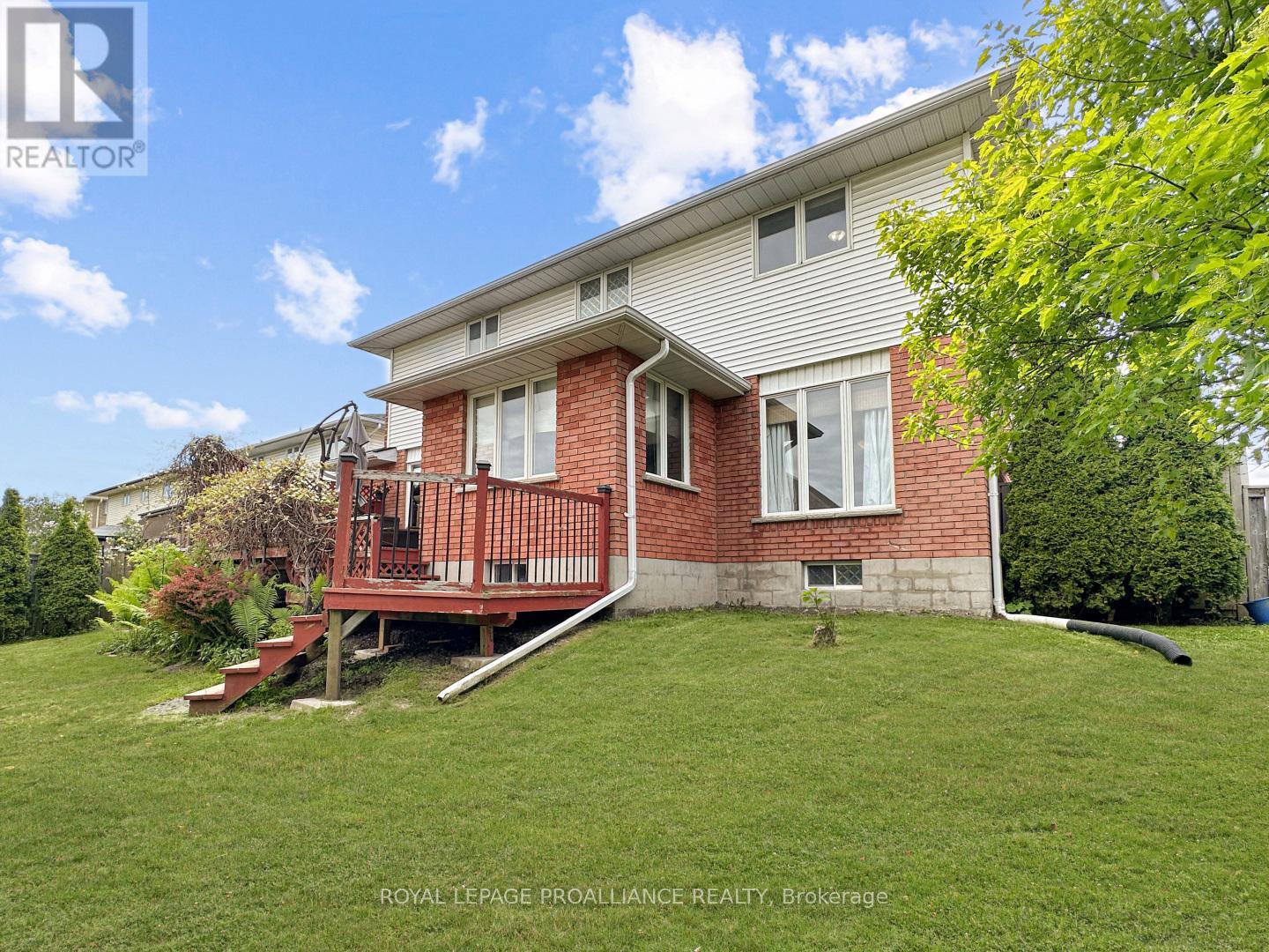 43 Dungannon Drive, Belleville, Ontario  K8P 5E7 - Photo 3 - X12301685