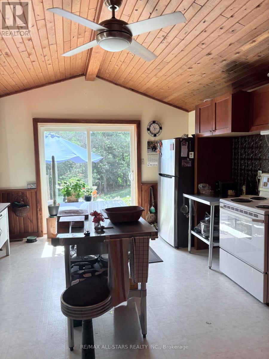 412 Cooper Road, Madoc, Ontario  K0K 2K0 - Photo 15 - X12304270