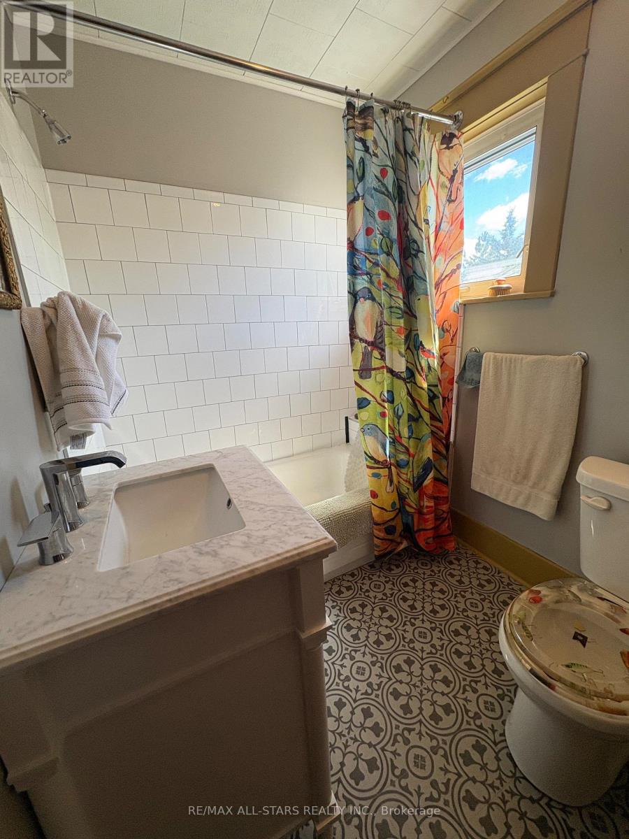 412 Cooper Road, Madoc, Ontario  K0K 2K0 - Photo 18 - X12304270