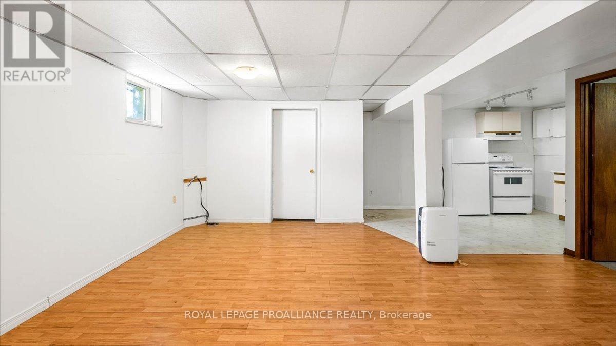 46 Tracey Street, Belleville, Ontario  K8P 2R5 - Photo 2 - X12305553