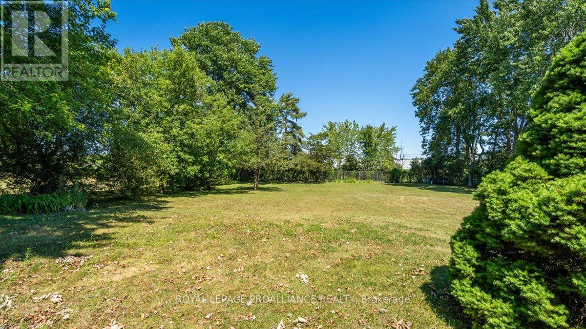 46 Tracey Street, Belleville, Ontario  K8P 2R5 - Photo 20 - X12305553