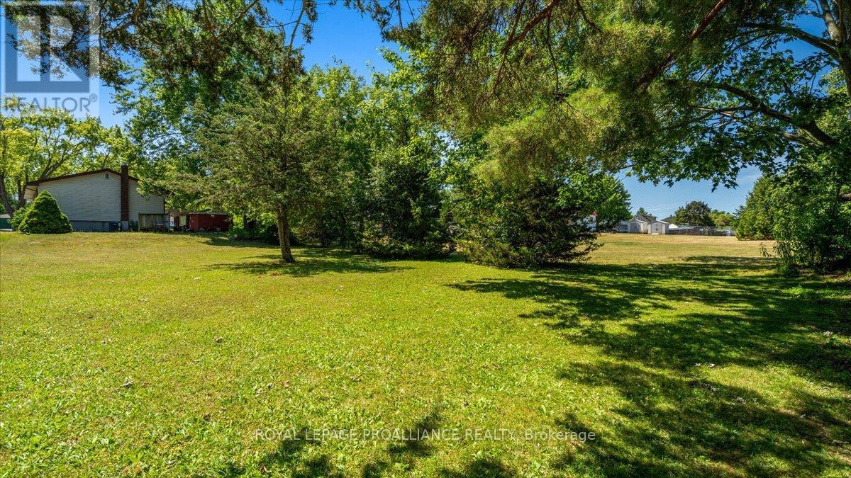 46 Tracey Street, Belleville, Ontario  K8P 2R5 - Photo 22 - X12305553
