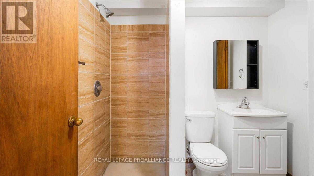 46 Tracey Street, Belleville, Ontario  K8P 2R5 - Photo 7 - X12305553