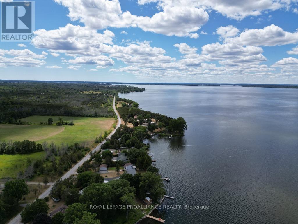 1692 NORTH BIG ISLAND ROAD, Prince Edward County, Ontario
