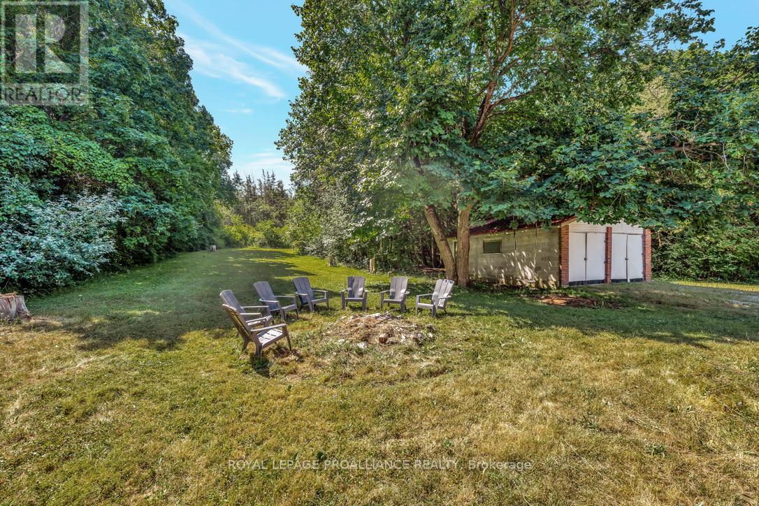 1692 North Big Island Road, Prince Edward County, Ontario  K0K 1W0 - Photo 14 - X12305786